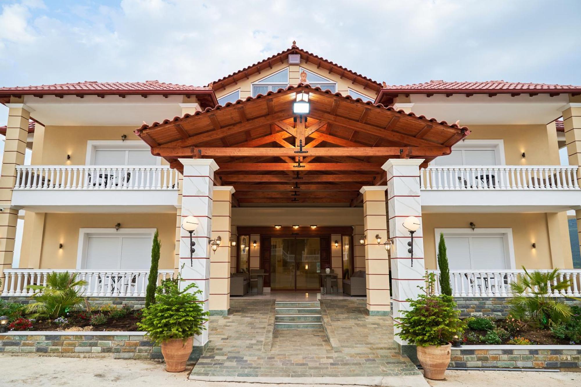 Famissi Suites 1 Каламбака Екстер'єр фото