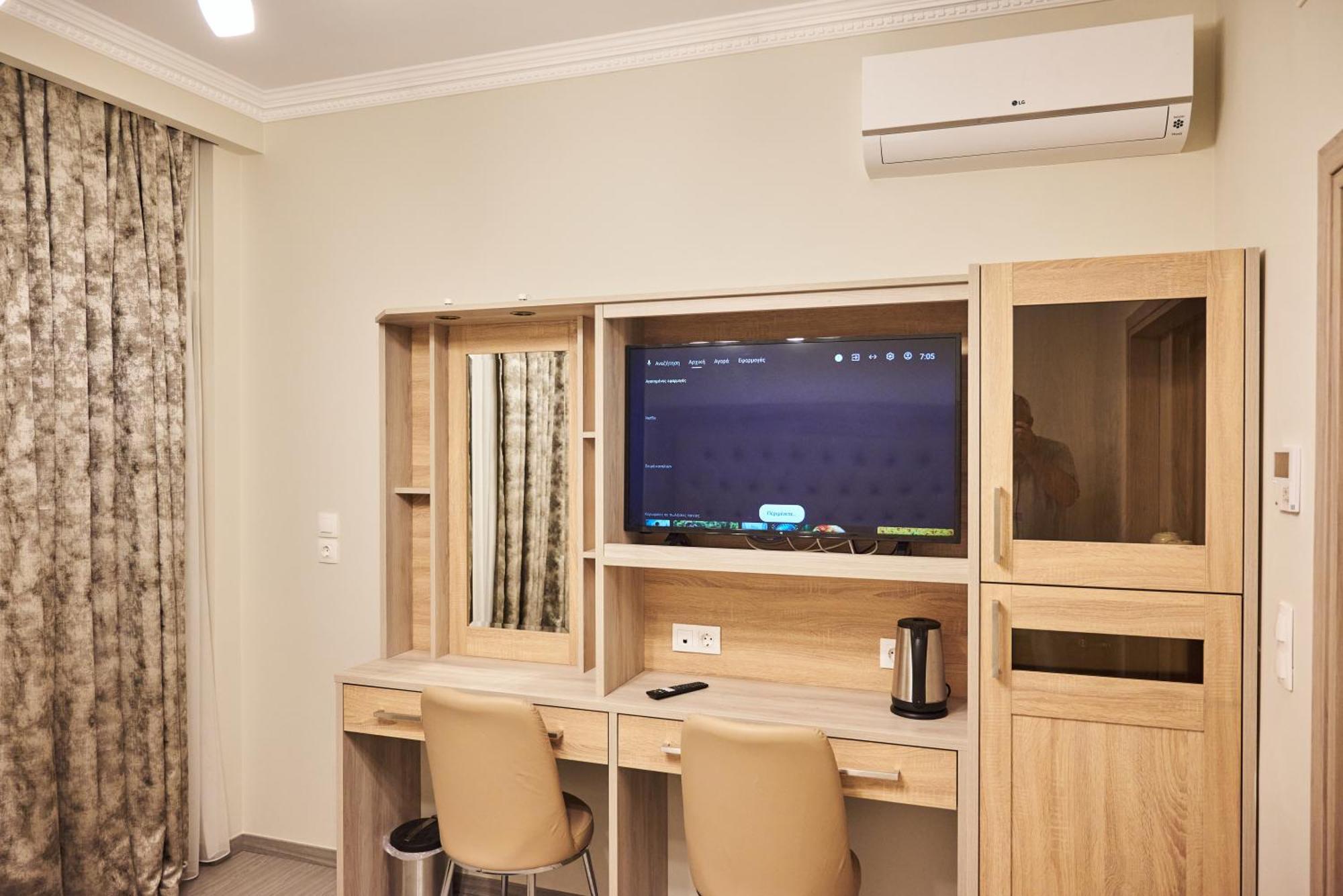 Famissi Suites 1 Каламбака Екстер'єр фото