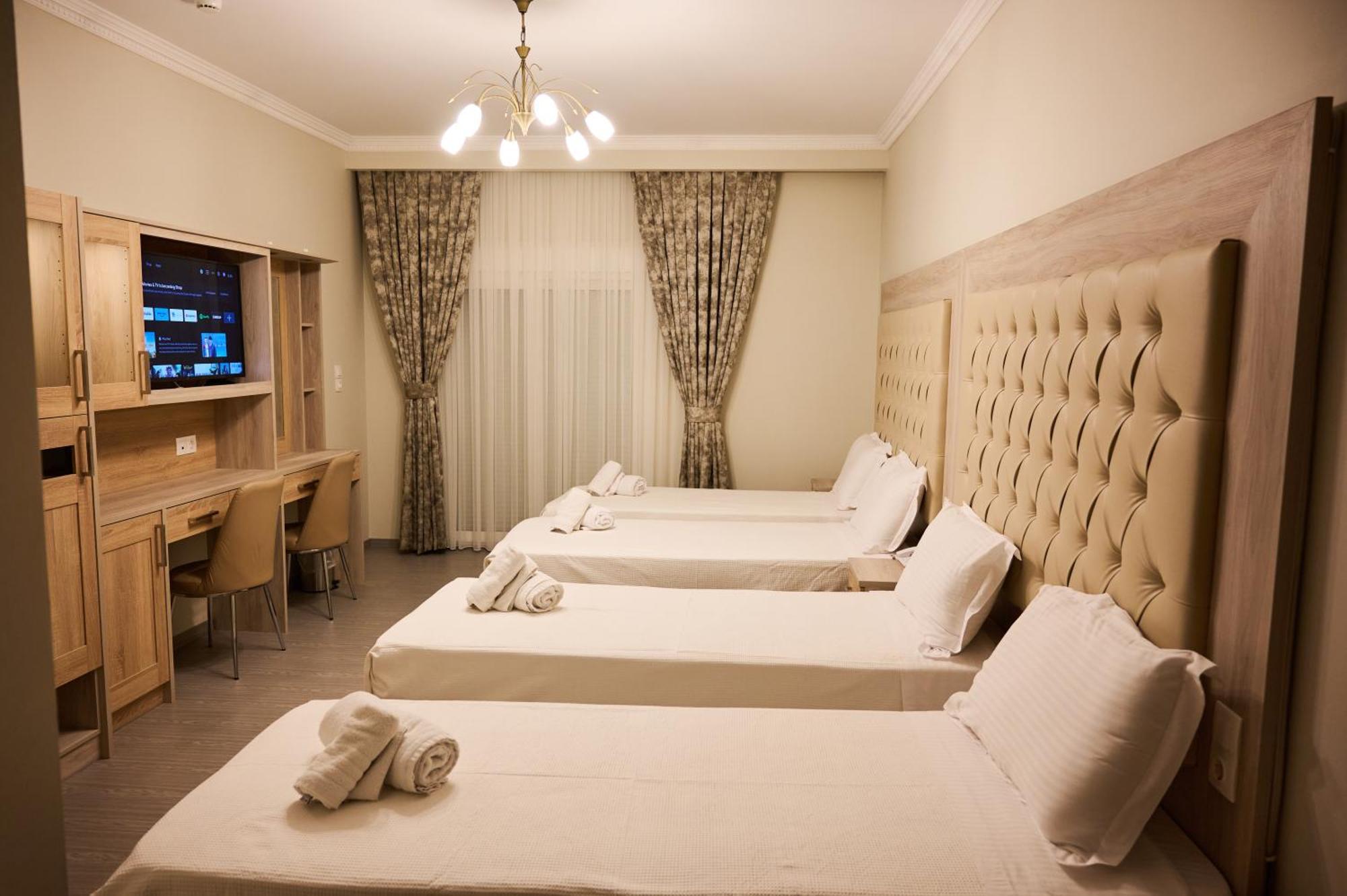 Famissi Suites 1 Каламбака Екстер'єр фото