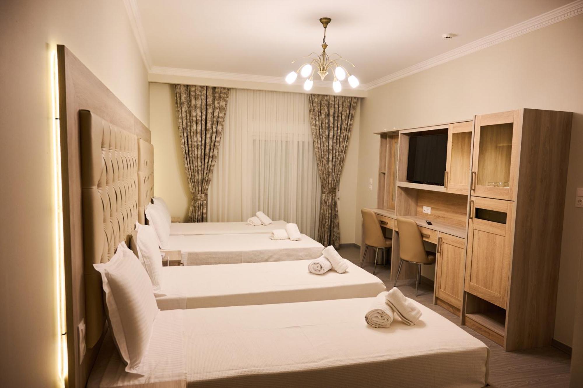 Famissi Suites 1 Каламбака Екстер'єр фото
