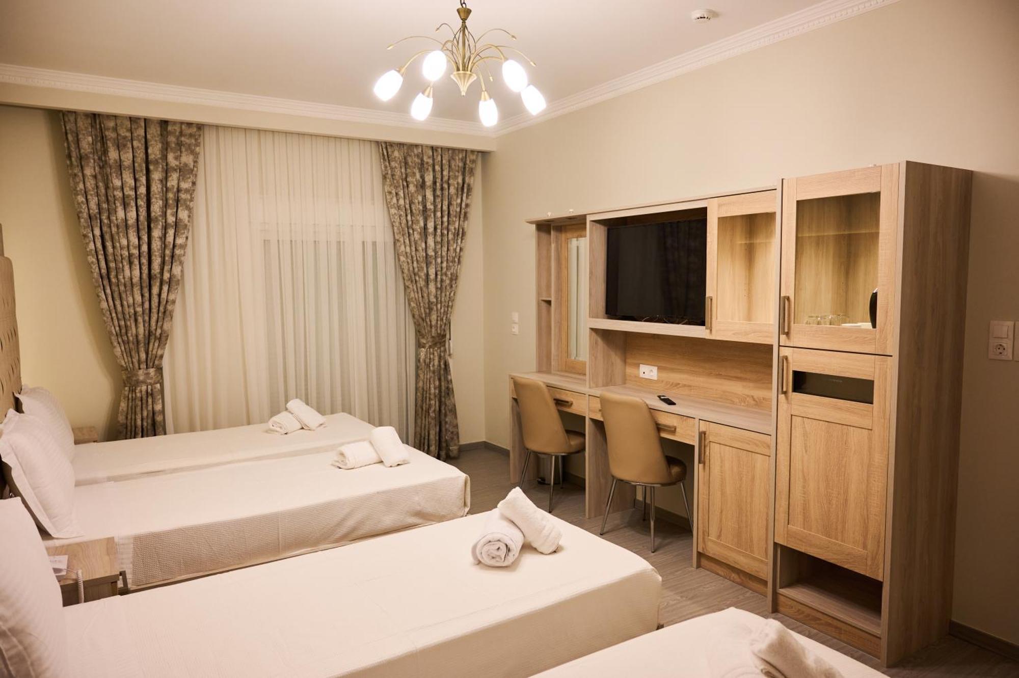 Famissi Suites 1 Каламбака Екстер'єр фото