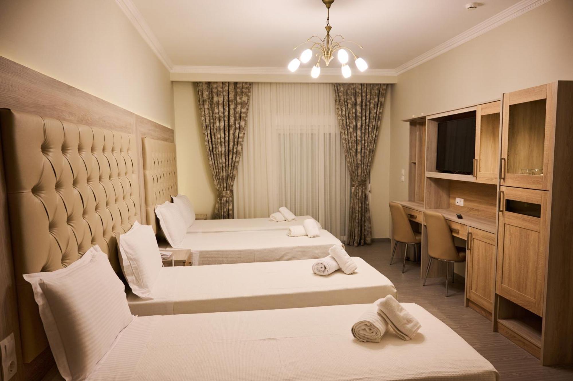 Famissi Suites 1 Каламбака Екстер'єр фото